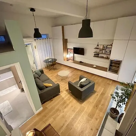 Loft Avec Parking/jardin/clim/wifi Proche Centre Apartment